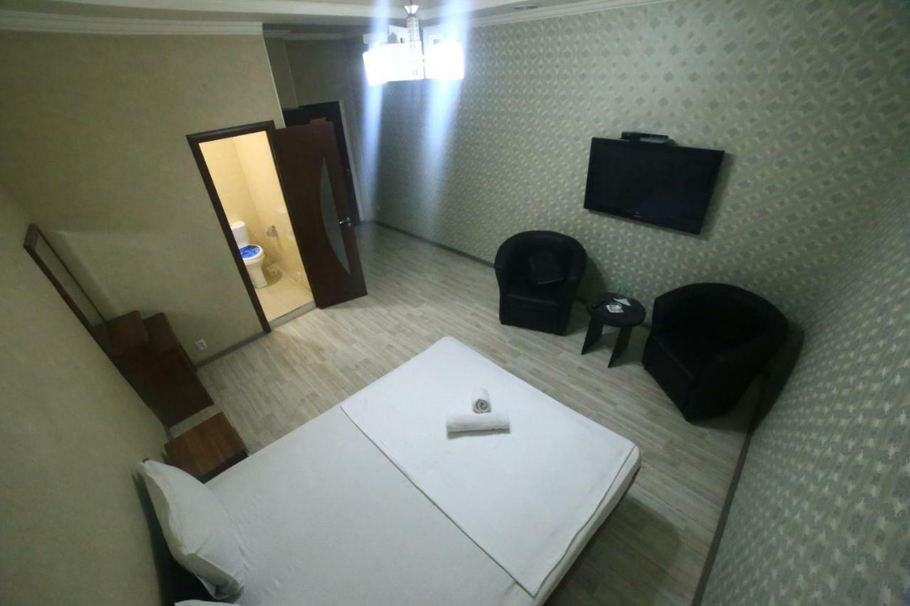 Hotel Avenue บิชเคก ภายนอก รูปภาพ